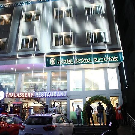 Hotel Royal Blooms 벵갈루루 외부 사진